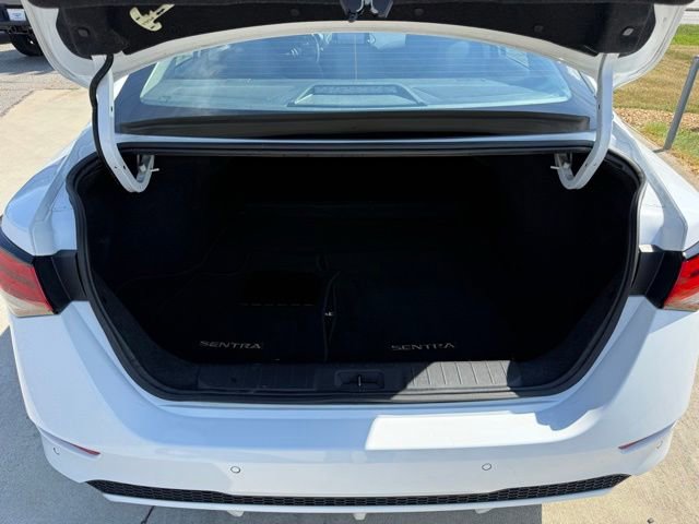 Used 2024 Nissan Sentra SV FWD image 32