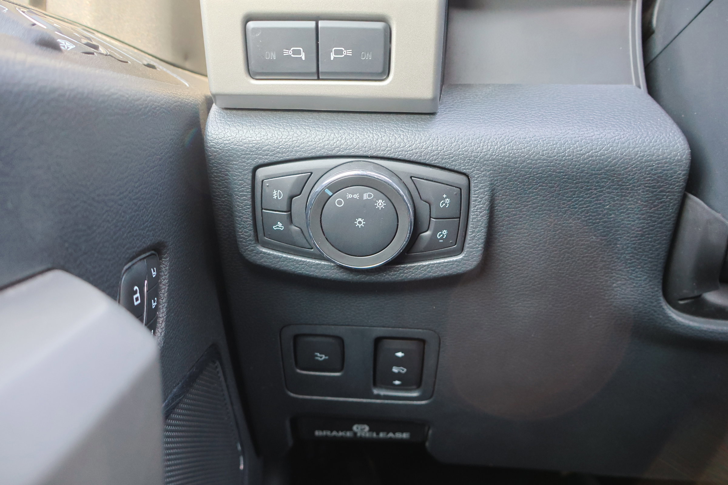 Certified 2022 Ford F250 Lariat w/ Tremor Off-Road Package image 20