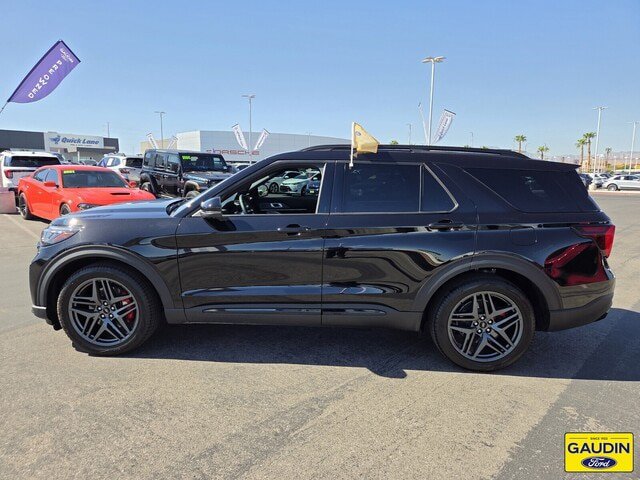 Certified 2025 Ford Explorer ST AWD/4WD image 4