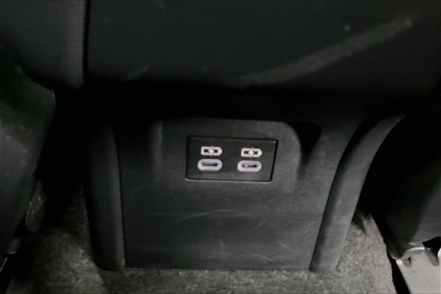 Used 2025 Toyota Prius LE FWD image 33