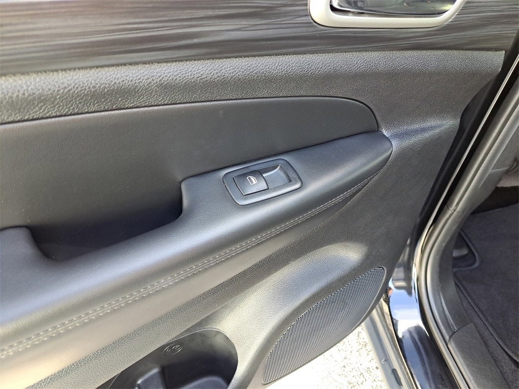 Used 2022 Jeep Grand Cherokee Laredo E w/ Security & Convenience Group image 10