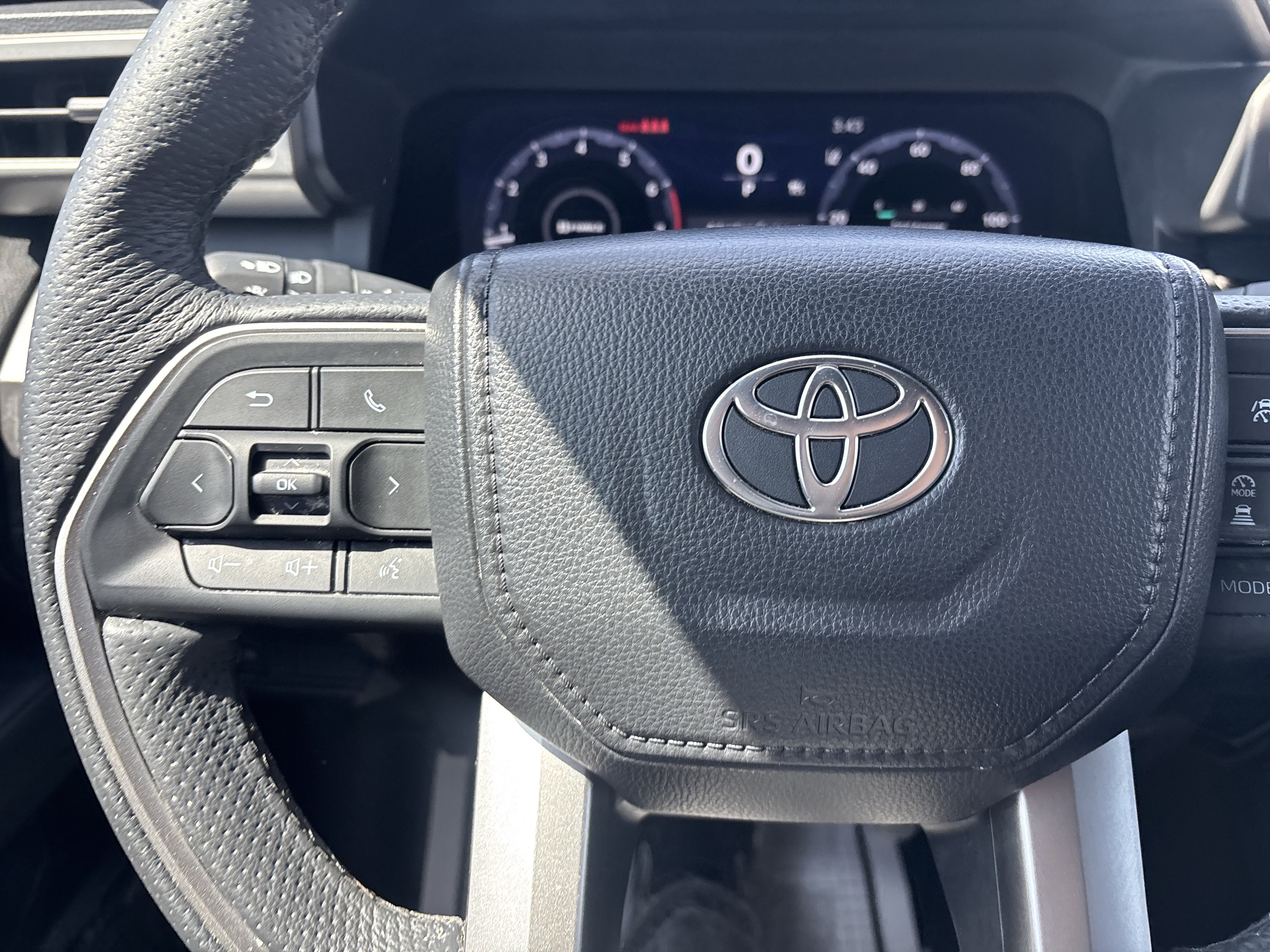 Used 2025 Toyota Tacoma TRD Sport AWD/4WD image 29