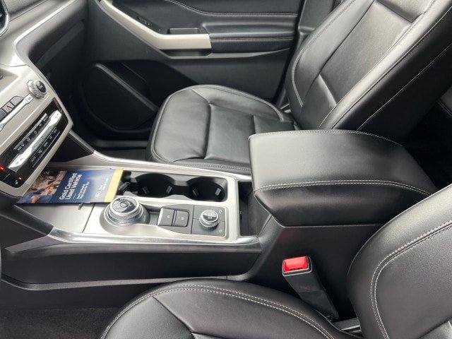 Certified 2022 Ford Explorer XLT w/ Equipment Group 202A AWD/4WD image 17