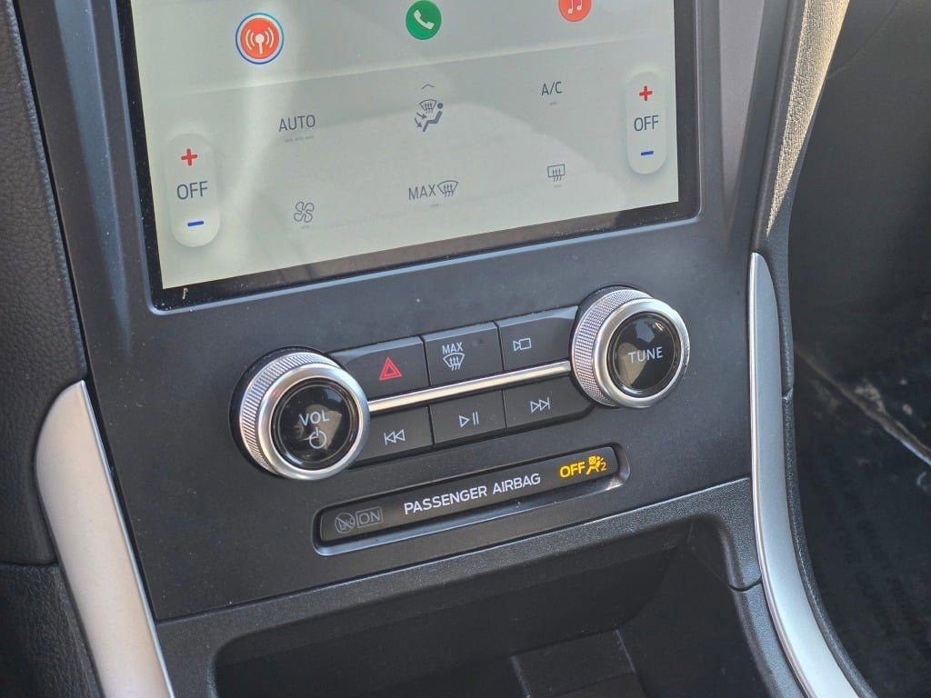 Certified 2024 Ford Edge SE w/ Black Appearance Package image 25