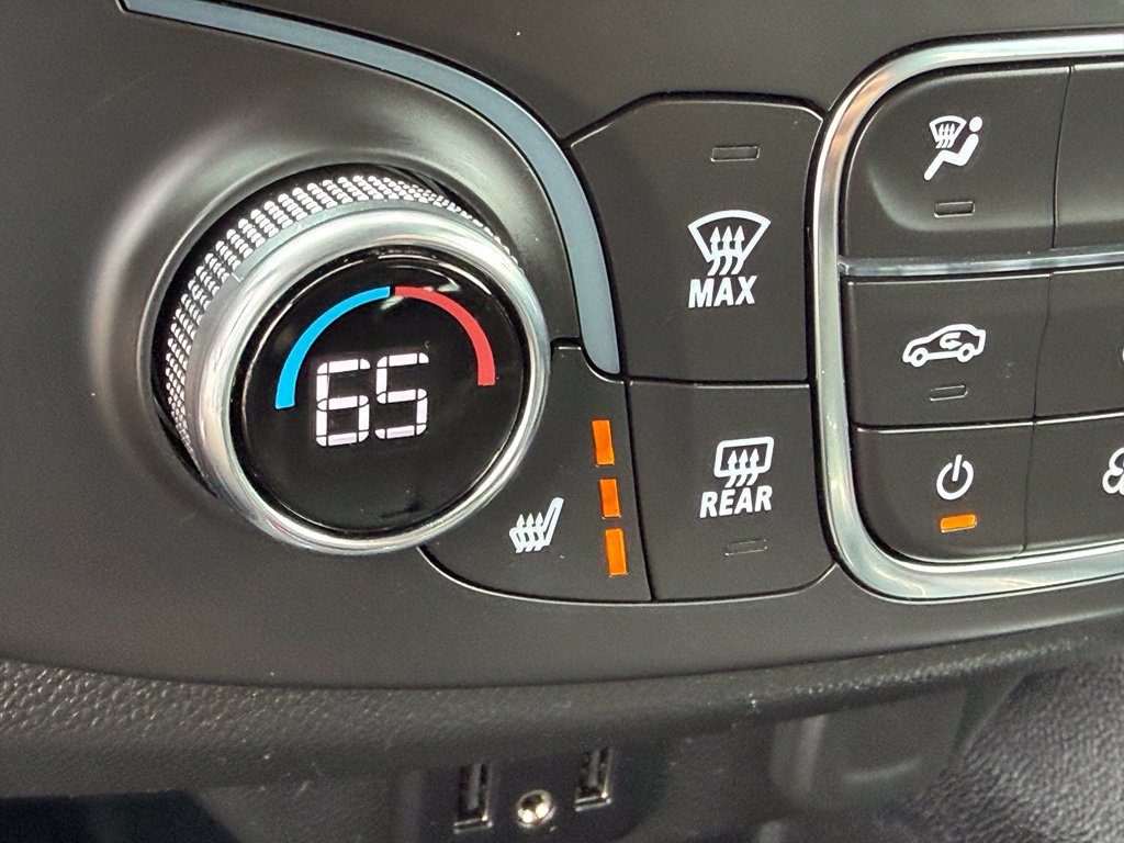 Used 2021 Chevrolet Traverse LT FWD image 35