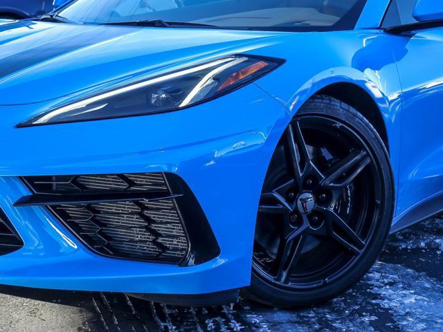 Used 2021 Chevrolet Corvette Stingray Premium Conv w/ Z51 Performance Package image 9