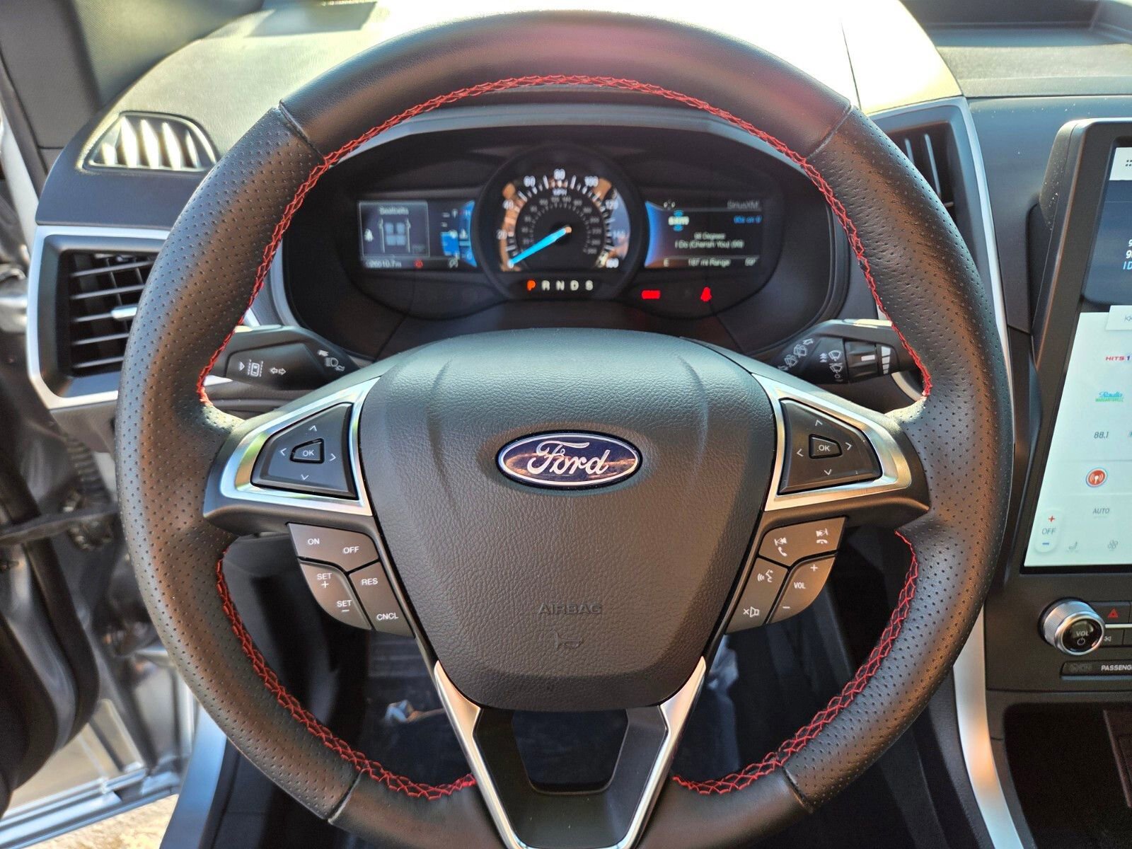 Certified 2024 Ford Edge ST-Line image 18