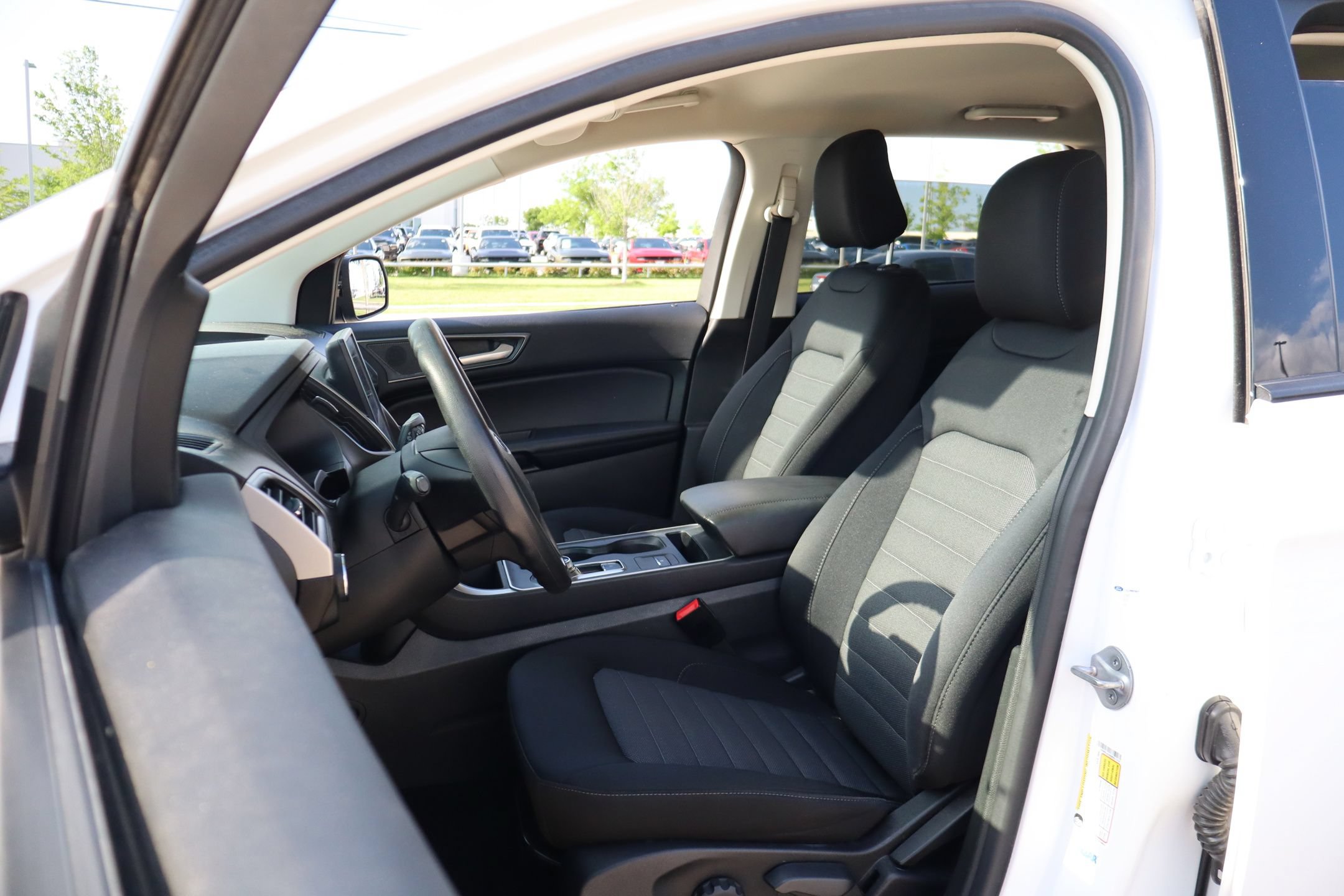 Certified 2022 Ford Edge SE w/ Black Appearance Package AWD/4WD image 11