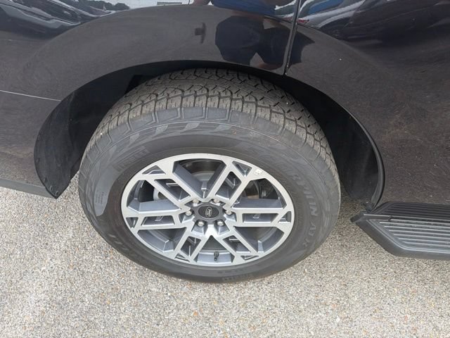 Certified 2025 Ford Expedition Active AWD/4WD image 36