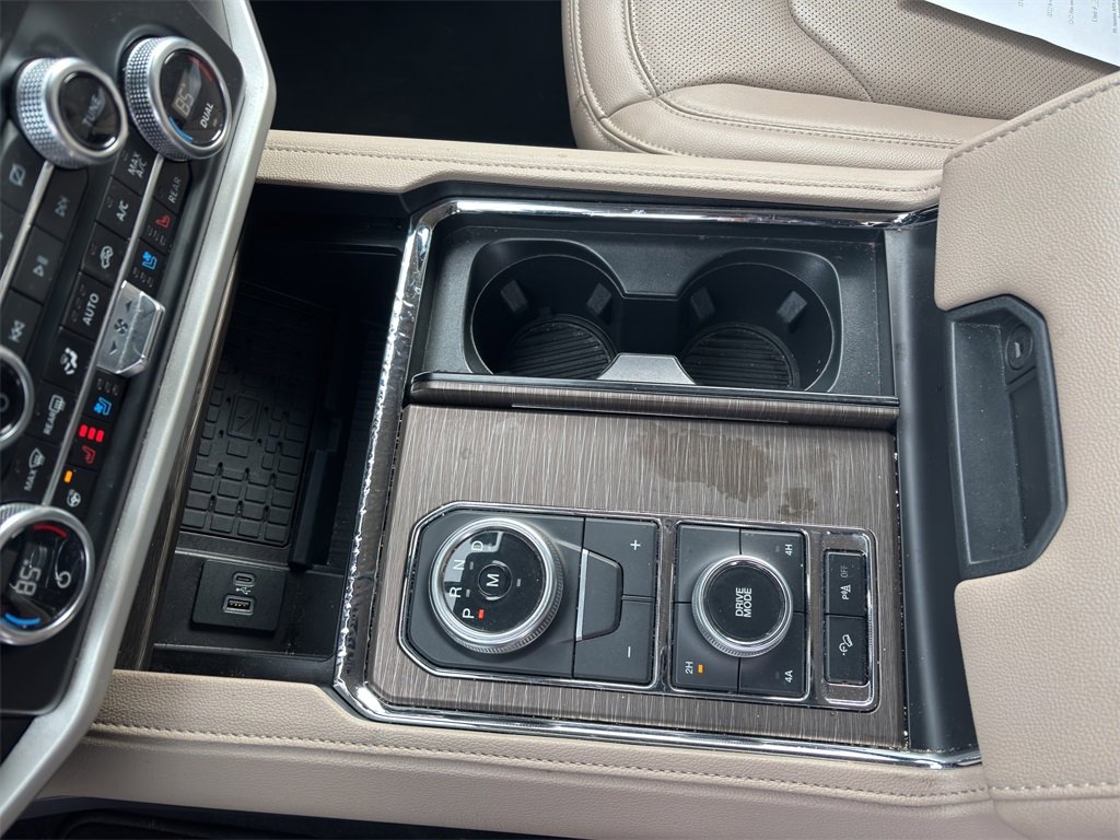 Certified 2024 Ford Expedition Limited image 40