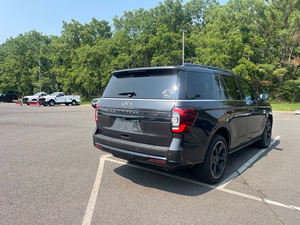Certified 2023 Ford Expedition Limited AWD/4WD image 4