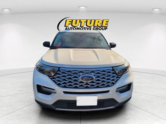 Certified 2020 Ford Explorer Platinum w/ Premium Technology Package AWD/4WD image 2