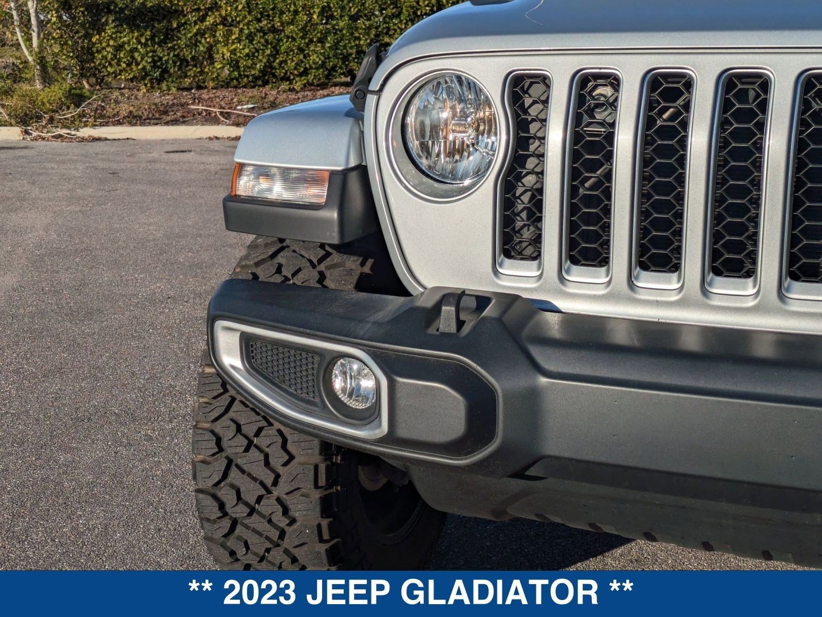 Used 2023 Jeep Gladiator Overland image 9