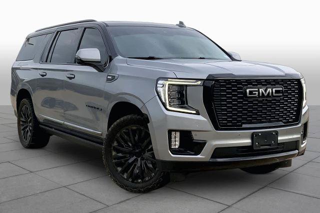 Used 2024 GMC Yukon XL Denali AWD/4WD image 3