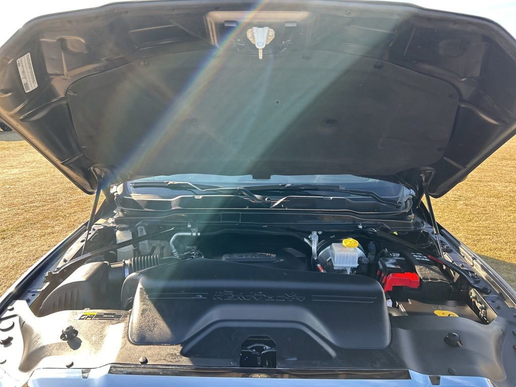 Used 2022 RAM 3500 Limited image 33