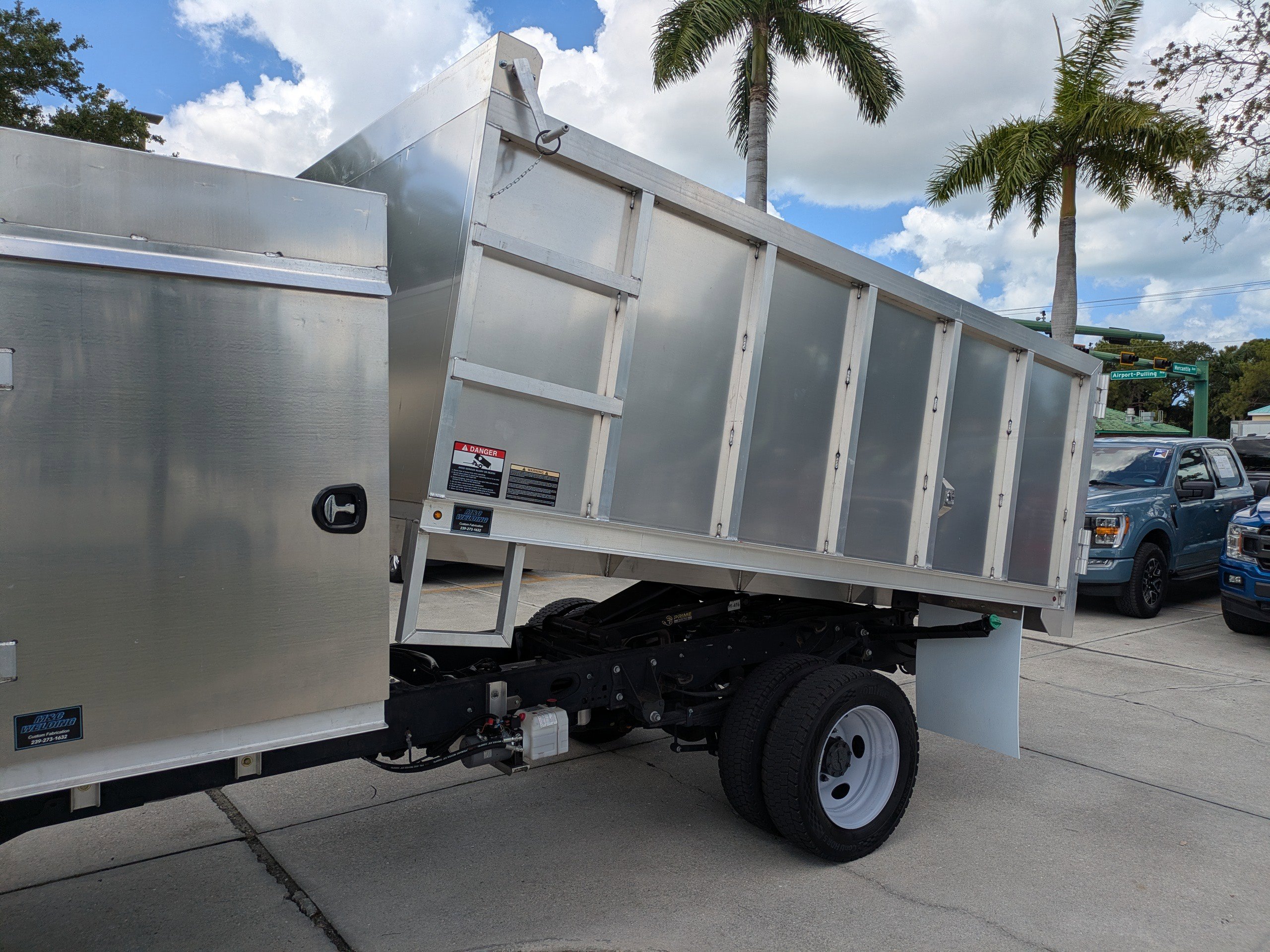 Certified 2024 Ford F550 4x4 Regular Cab Super Duty image 15