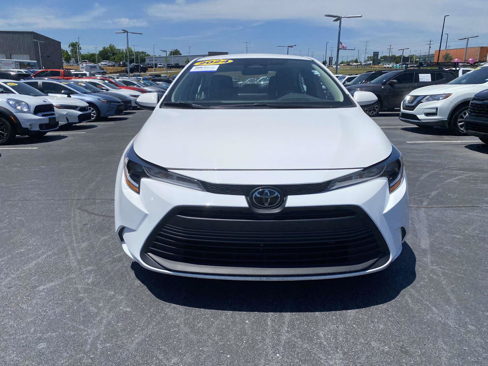 Used 2024 Toyota Corolla LE FWD image 2