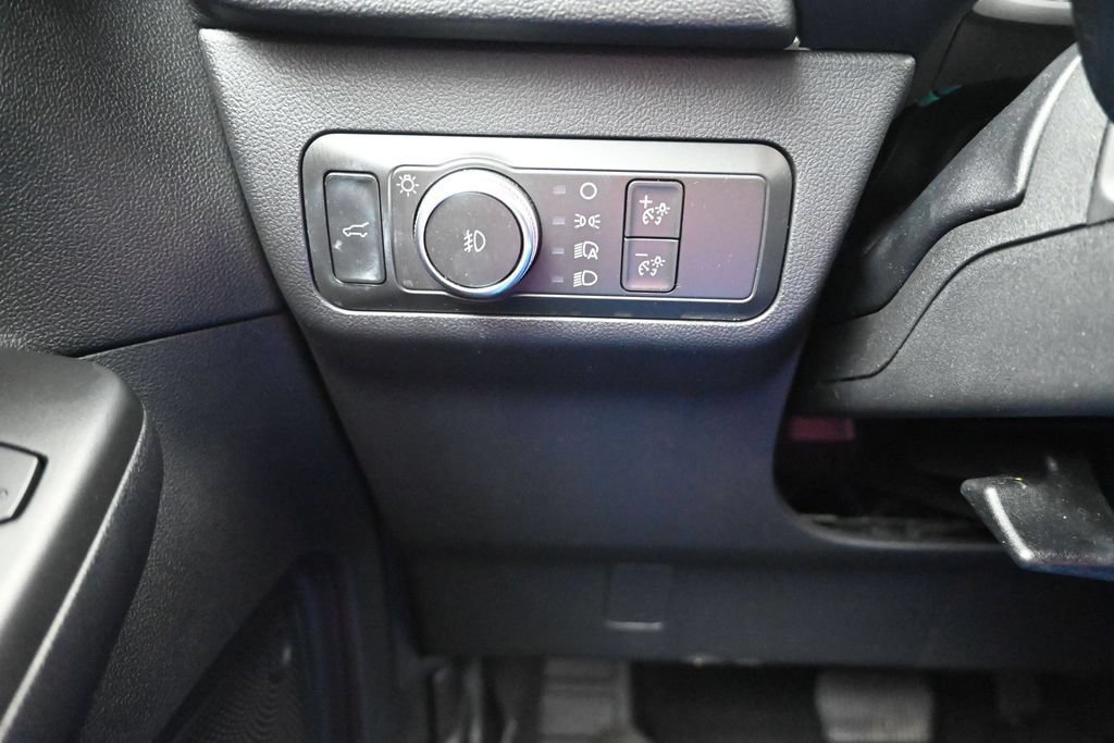 Certified 2021 Ford Escape SEL FWD image 18