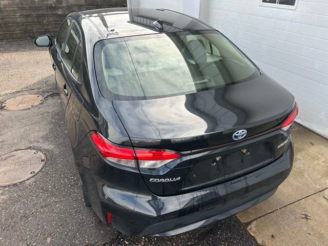 Used 2022 Toyota Corolla LE image 4
