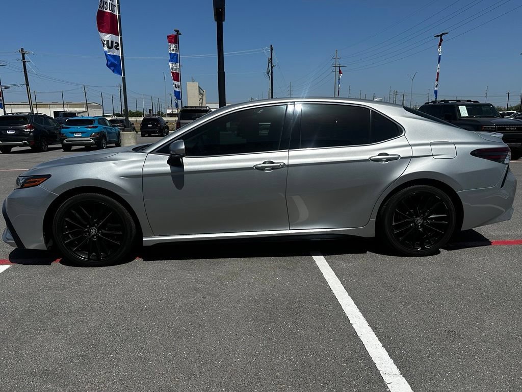 Used 2022 Toyota Camry XSE FWD image 6