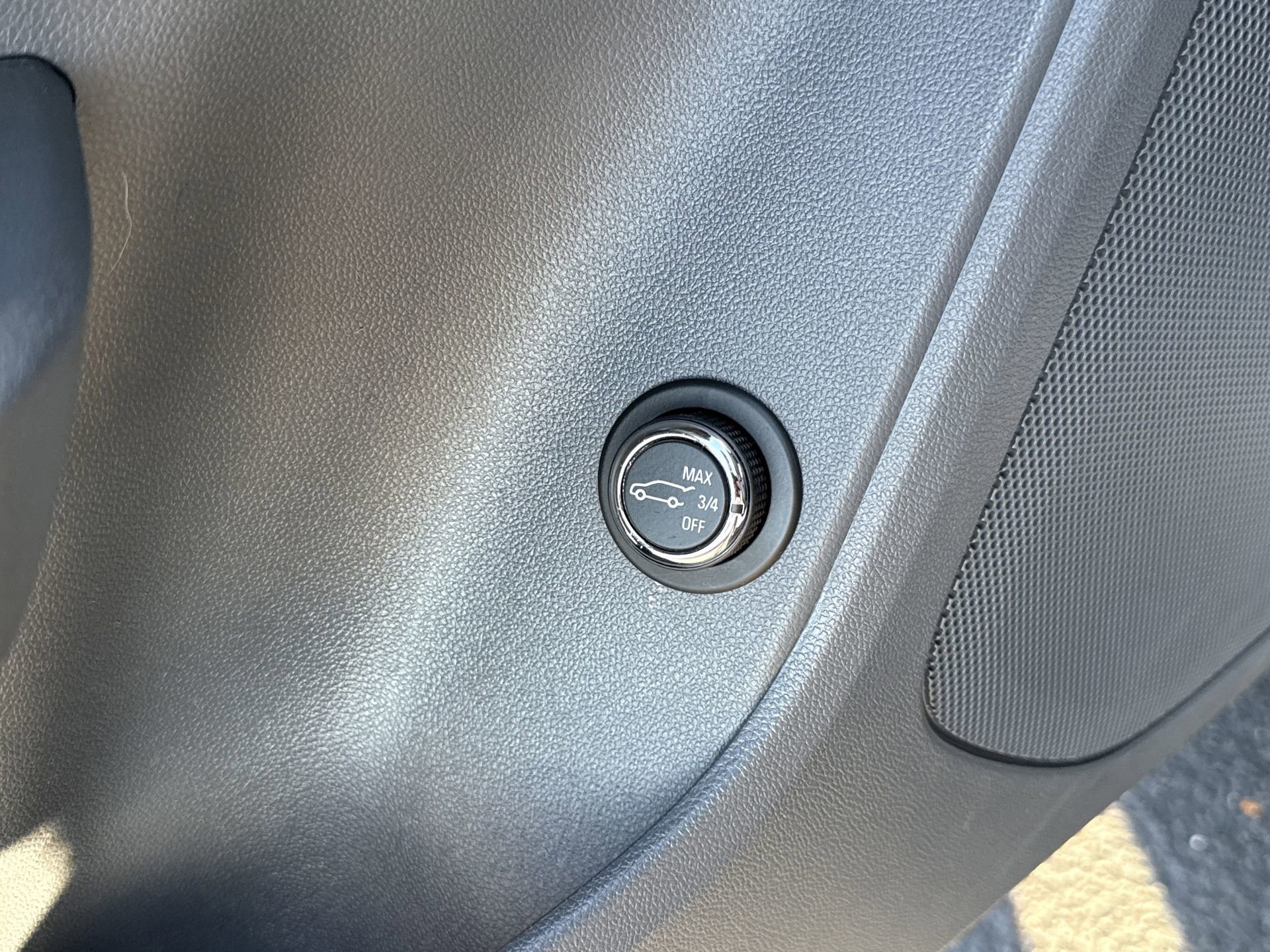 Used 2020 Chevrolet Blazer LT image 25