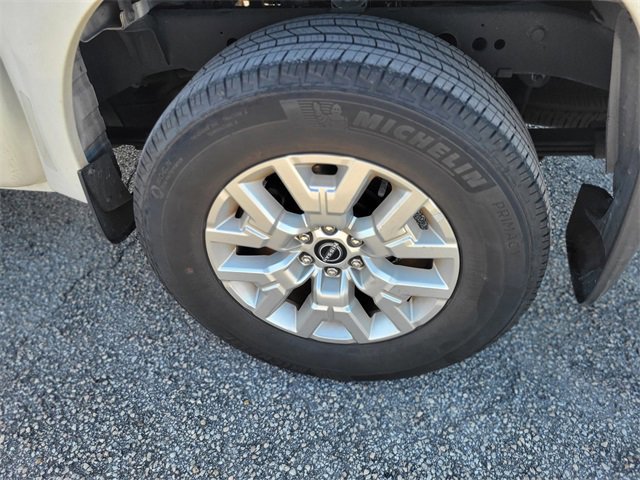 Used 2022 Nissan Frontier SV w/ Technology Package image 7