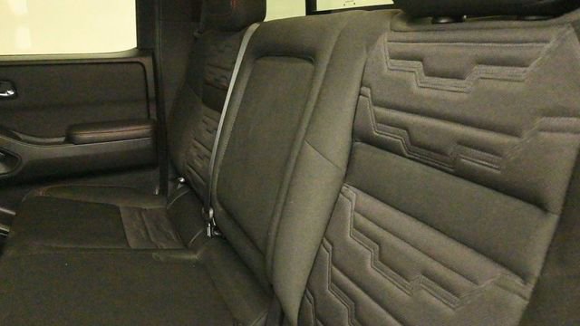 Used 2023 Nissan Frontier PRO-4X w/ Pro Convenience Package AWD/4WD image 12
