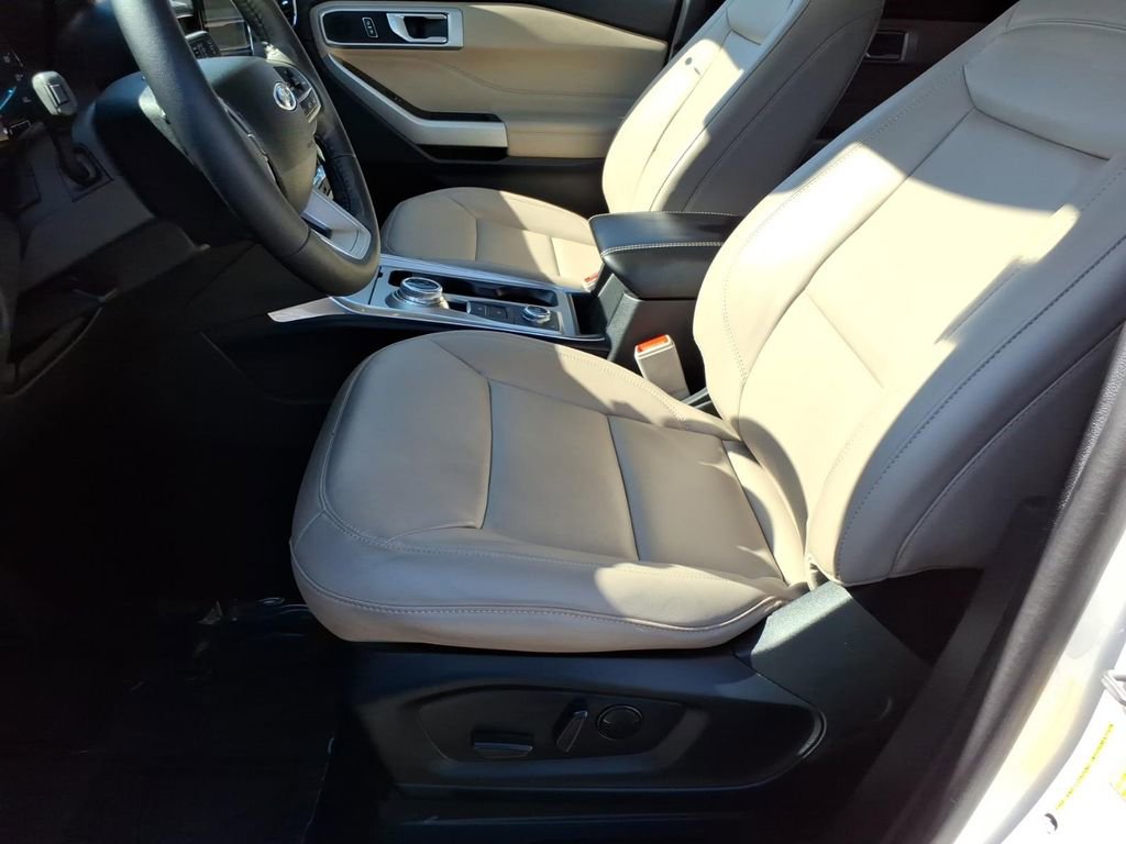 Certified 2023 Ford Explorer XLT w/ Equipment Group 202A image 14