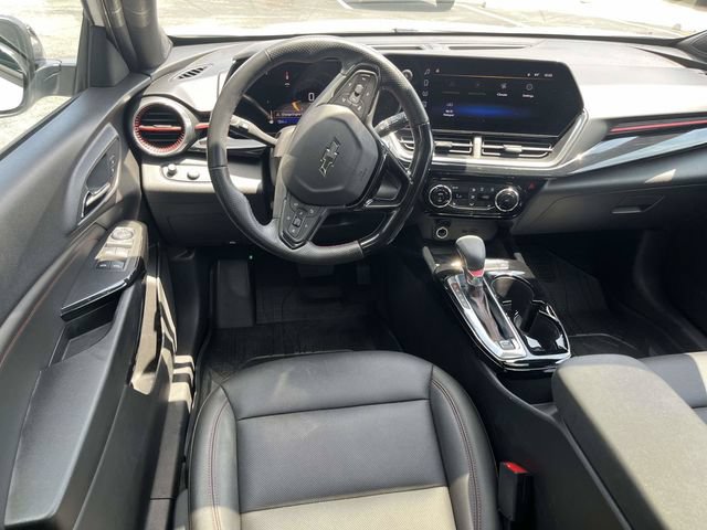 Used 2025 Chevrolet Trax RS w/ Sunroof Package FWD image 15