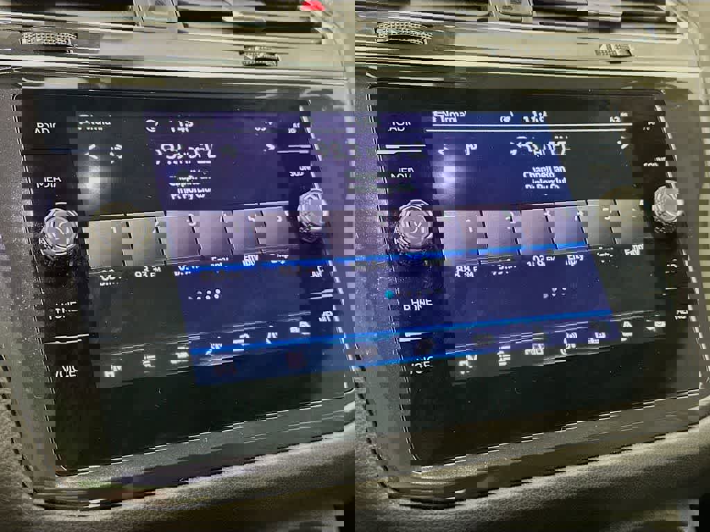 Used 2024 Volkswagen Tiguan SE R-Line image 17