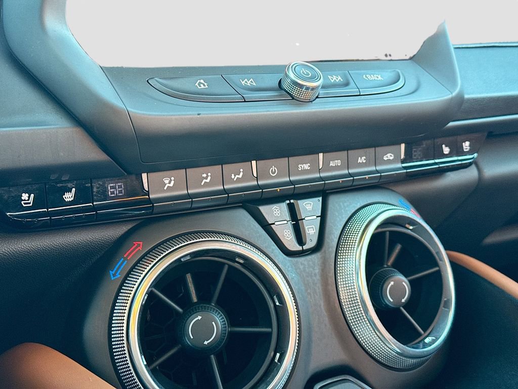 Used 2017 Chevrolet Camaro LT image 10