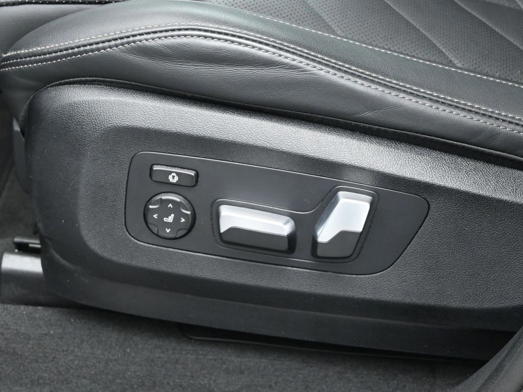 Used 2025 BMW X5 xDrive50e image 40