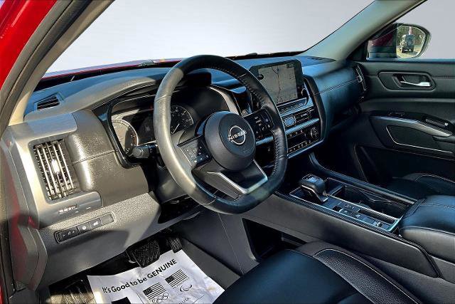 Used 2023 Nissan Pathfinder SL image 17