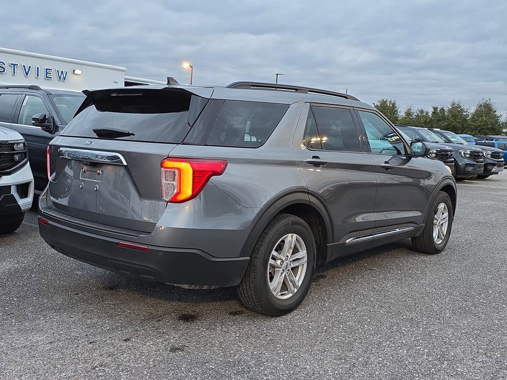 Certified 2024 Ford Explorer XLT image 5