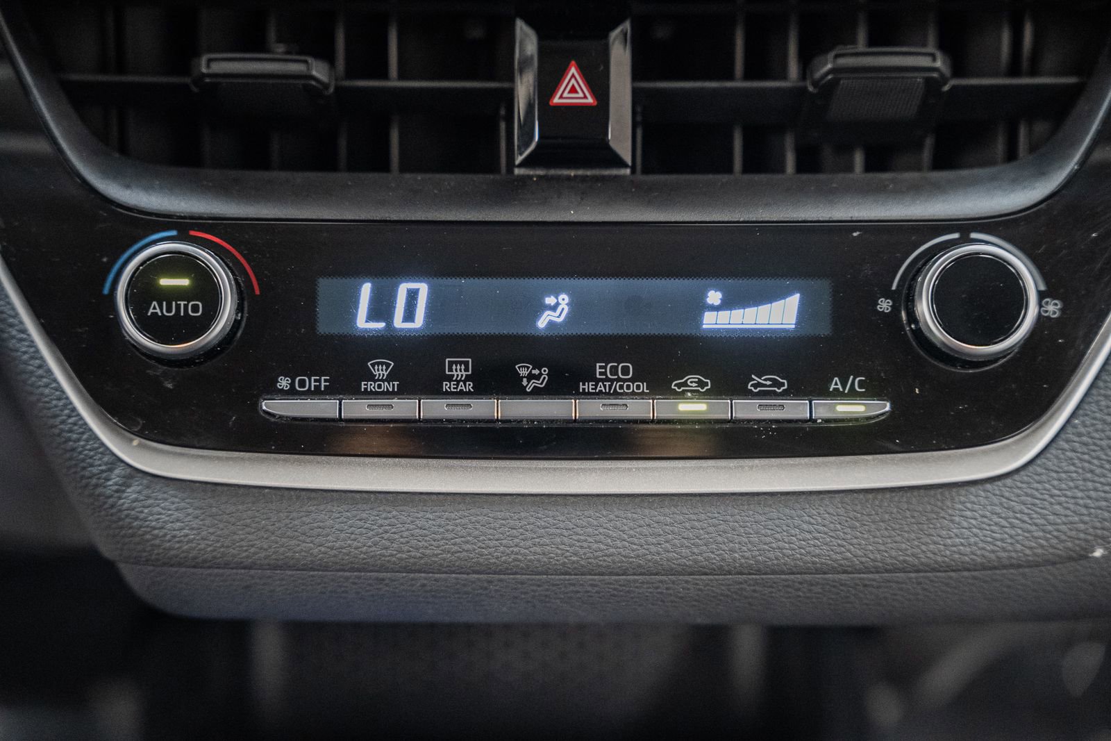 Used 2022 Toyota Corolla LE image 25