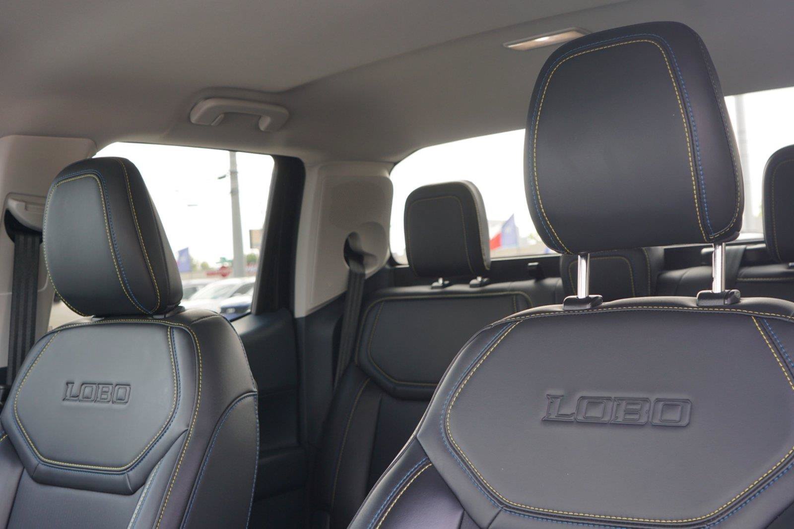 Certified 2025 Ford Maverick Lobo AWD/4WD image 11