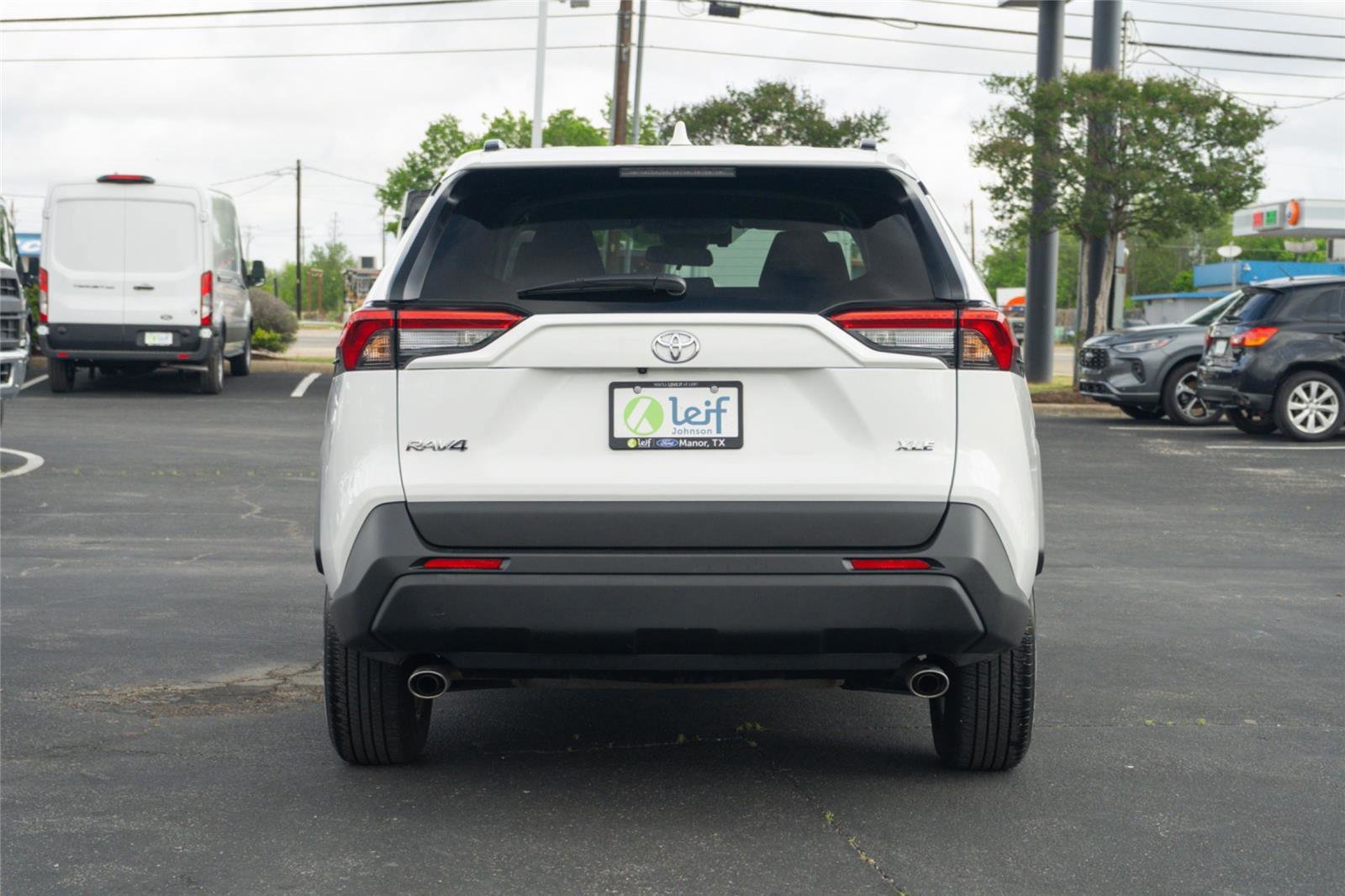 Used 2025 Toyota RAV4 XLE w/ Weather Package FWD image 4