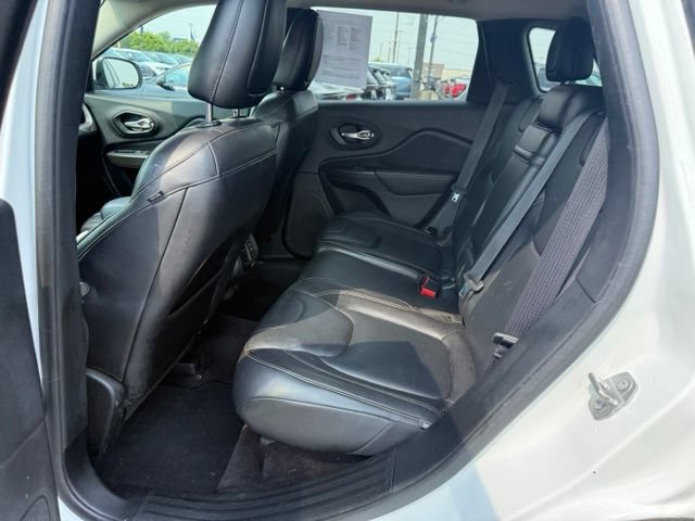 Used 2017 Jeep Cherokee Limited AWD/4WD image 13