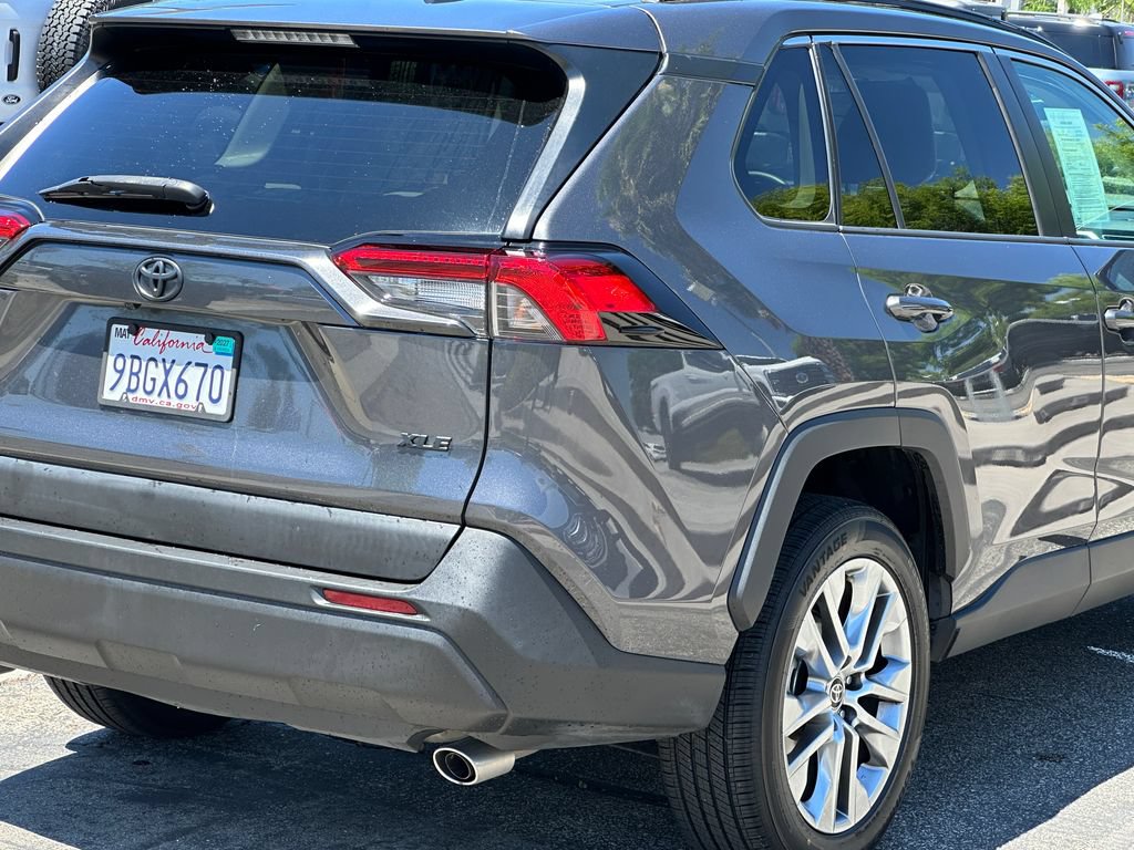 Used 2022 Toyota RAV4 XLE Premium FWD image 8