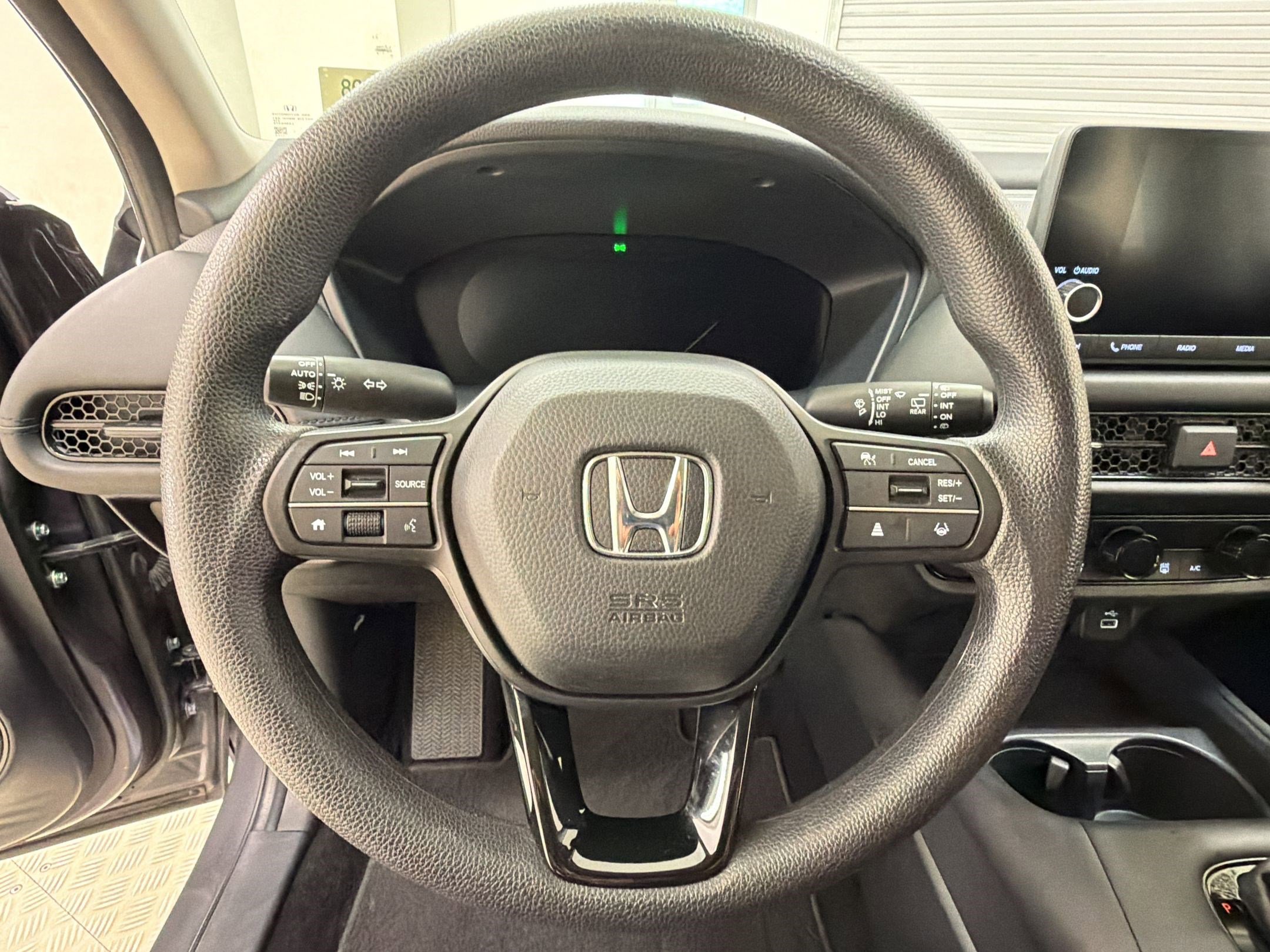 Used 2025 Honda HR-V LX image 17