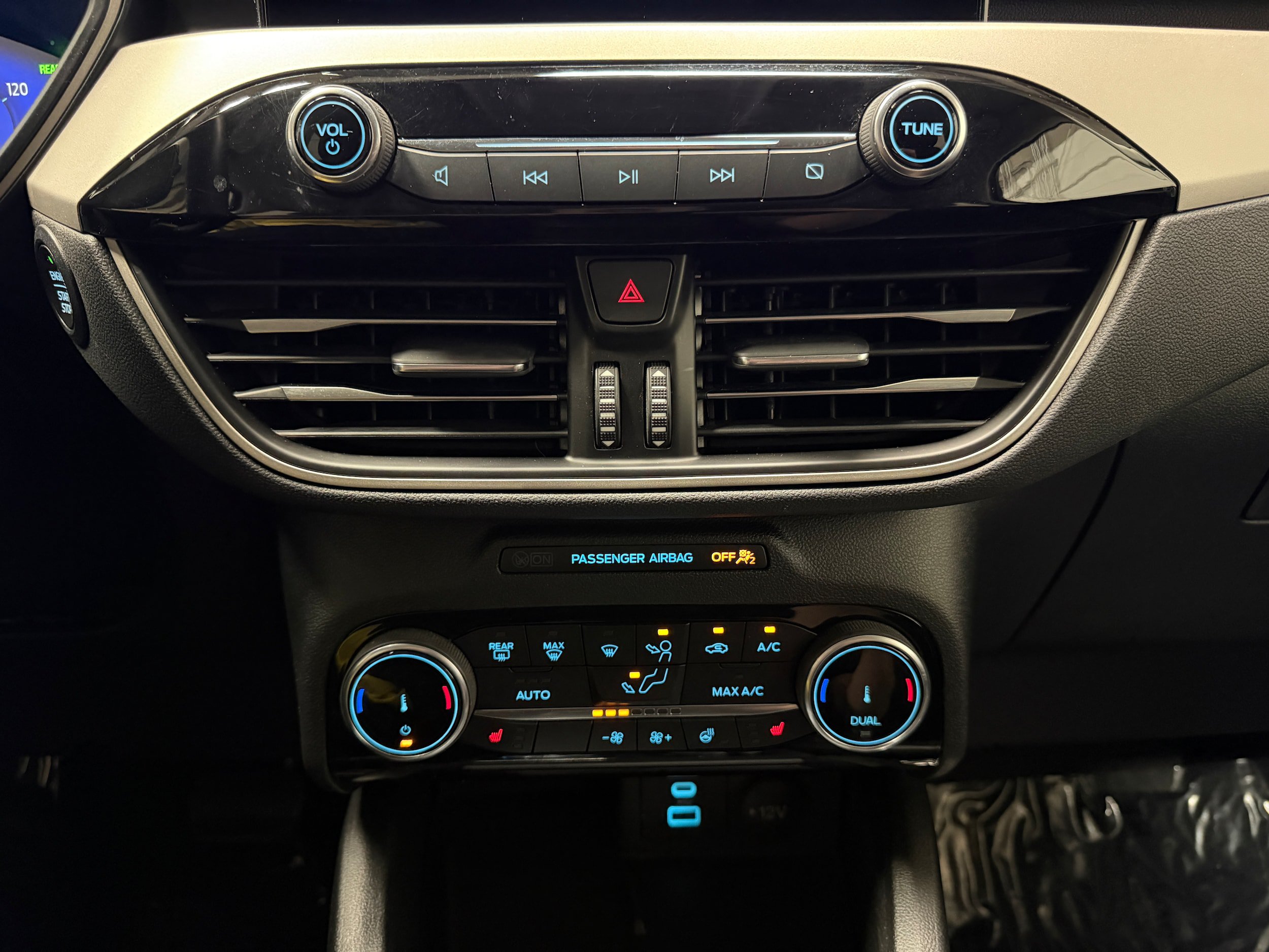 Certified 2022 Ford Escape SEL w/ Technology Package AWD/4WD image 20