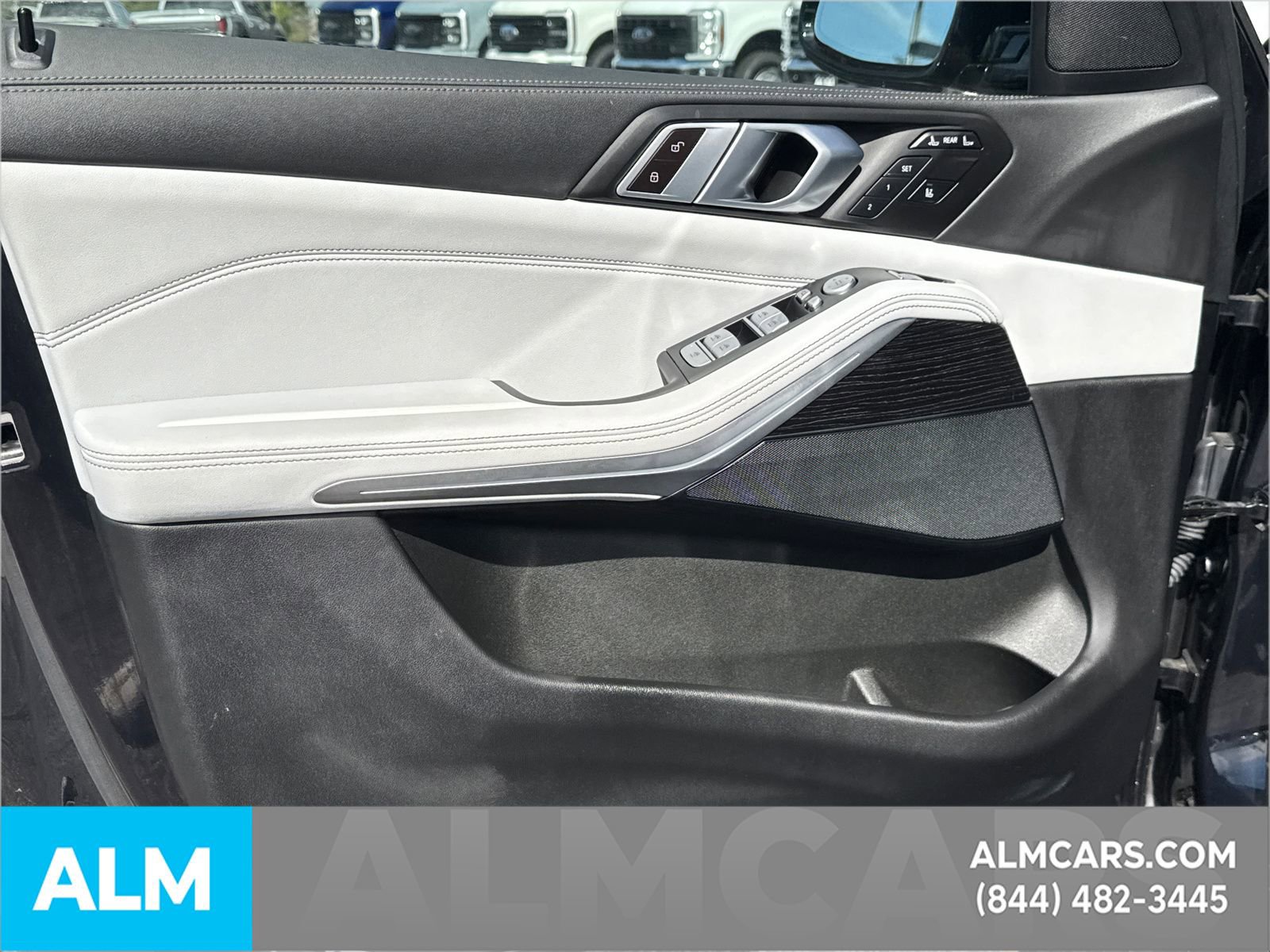 Used 2024 BMW X7 xDrive40i w/ M Sport Package image 12