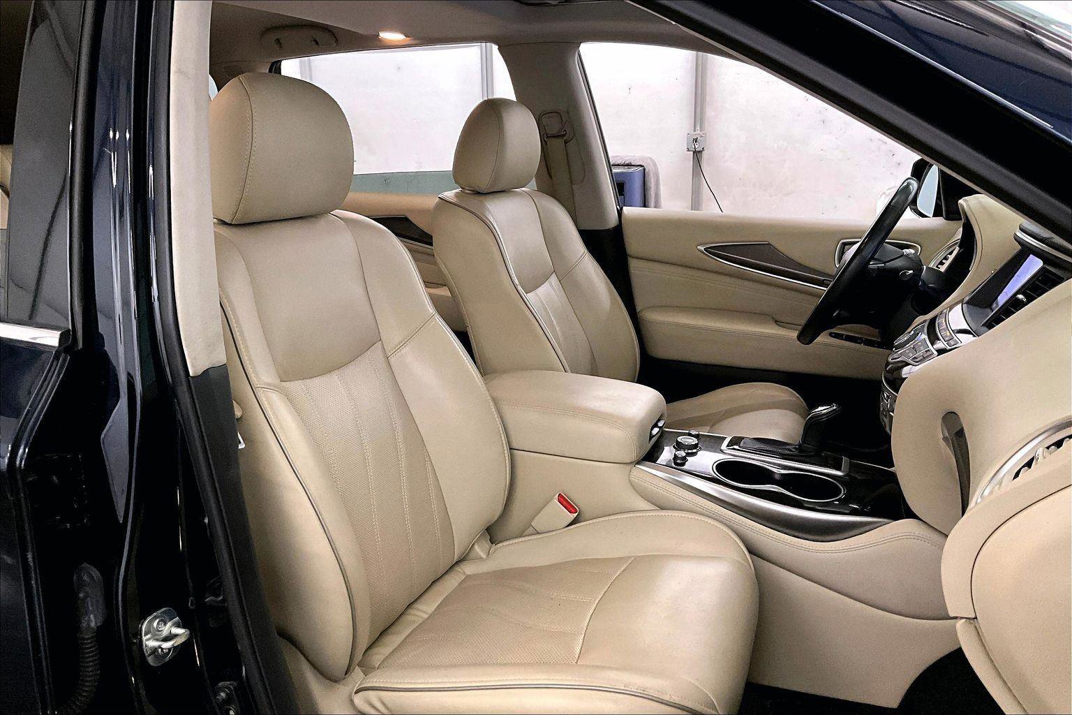 Used 2019 INFINITI QX60 Luxe w/ Essential Package image 7