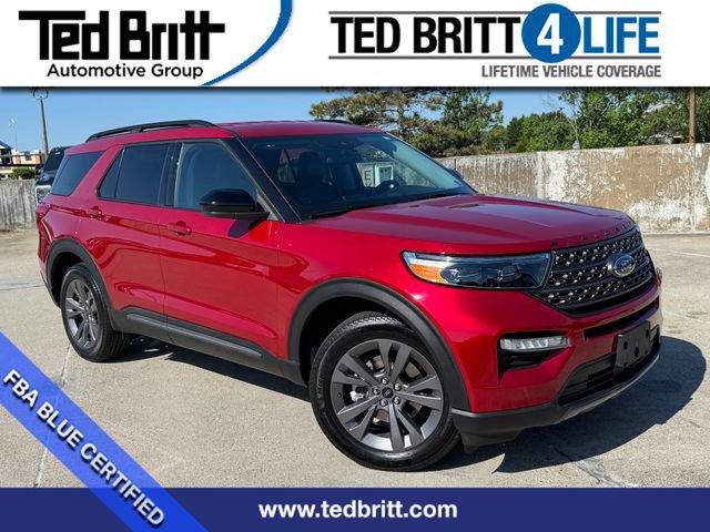 Certified 2023 Ford Explorer XLT w/ Equipment Group 202A AWD/4WD image 1