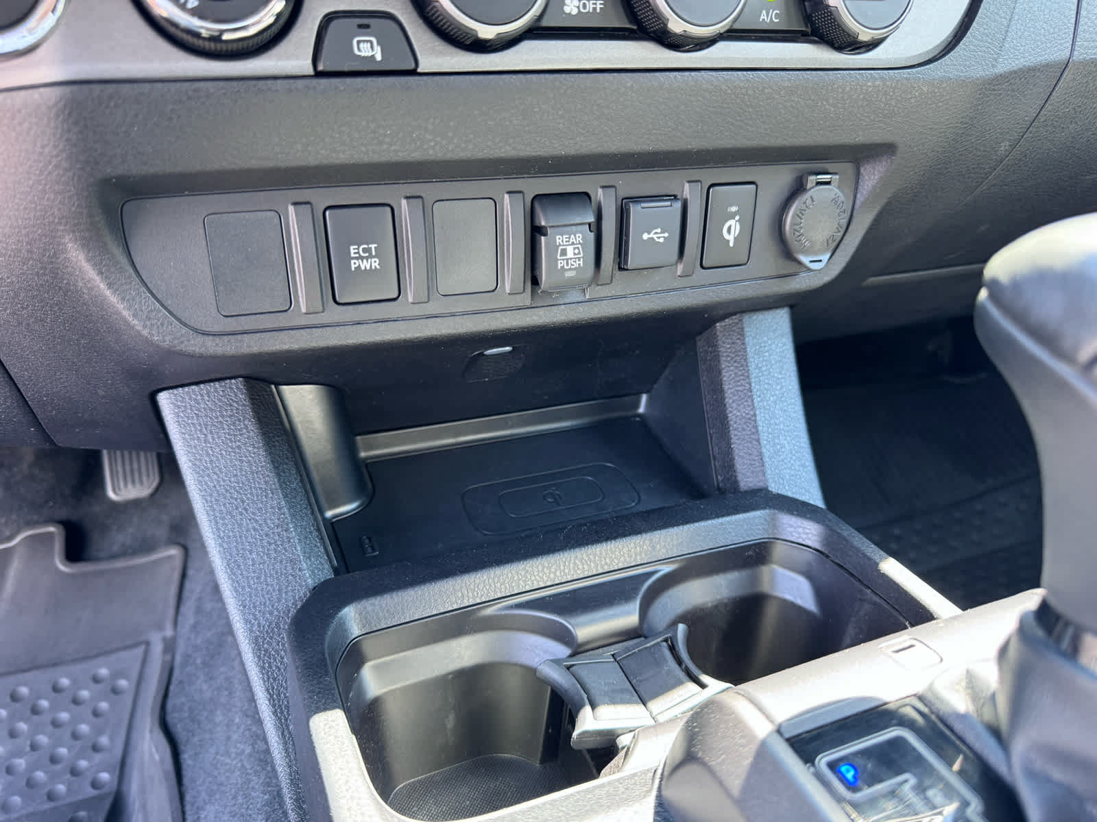 Used 2023 Toyota Tacoma TRD Sport AWD/4WD image 34