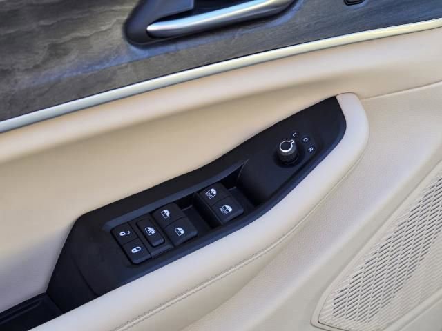 Used 2023 Jeep Grand Cherokee L Limited w/ Luxury Tech Group II image 22