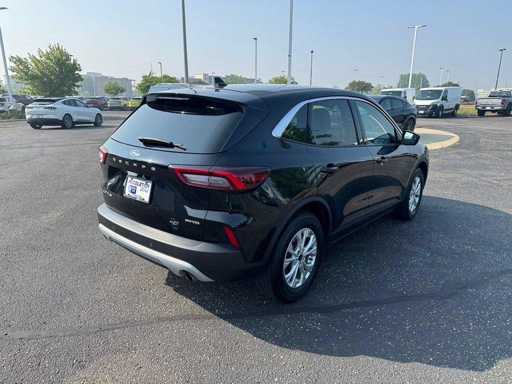 Certified 2023 Ford Escape Active w/ Tech Pack #2 AWD/4WD image 3