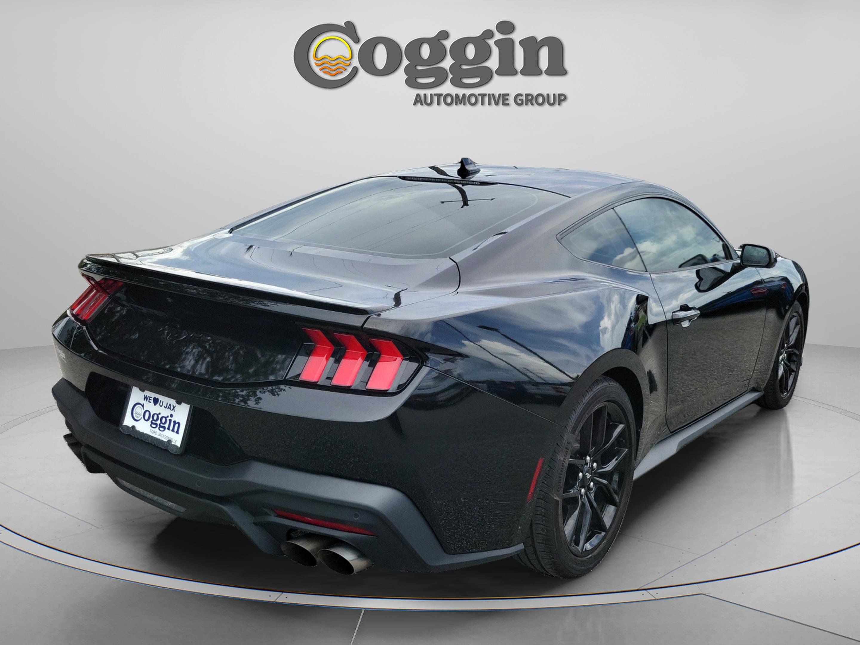 Certified 2024 Ford Mustang Coupe RWD image 3