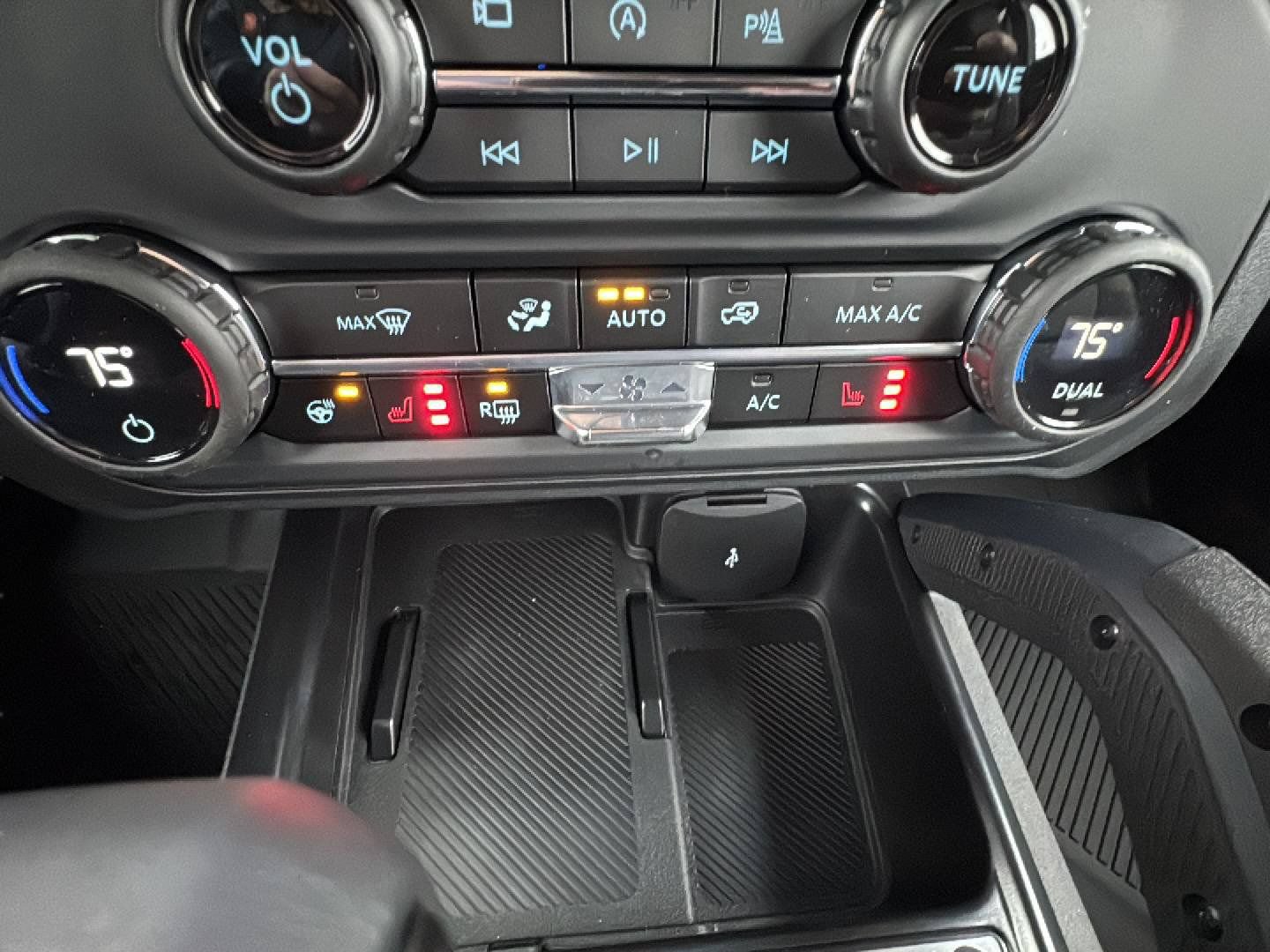 Certified 2025 Ford Bronco Outer Banks w/ Sasquatch Package AWD/4WD image 38