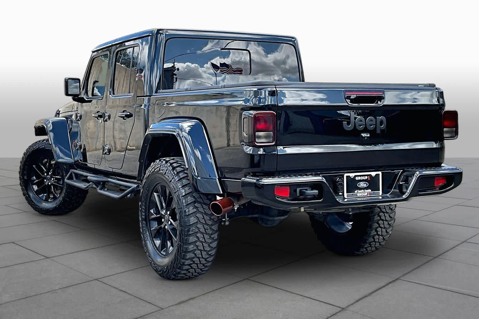 Used 2024 Jeep Gladiator Sport AWD/4WD image 13